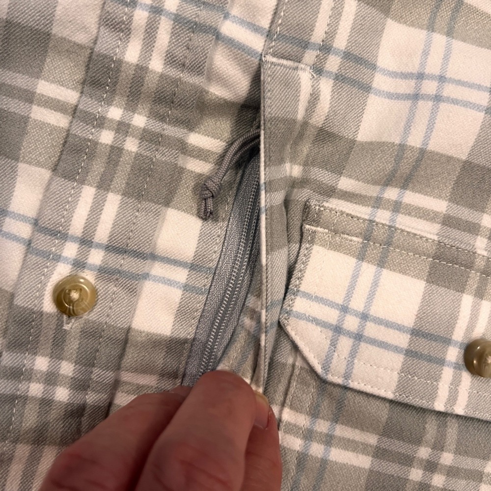 Poncho Flannel The Snow Cat Magnetic Pocket Fishing Shirt Regular Fit Large - Picture 4 of 10